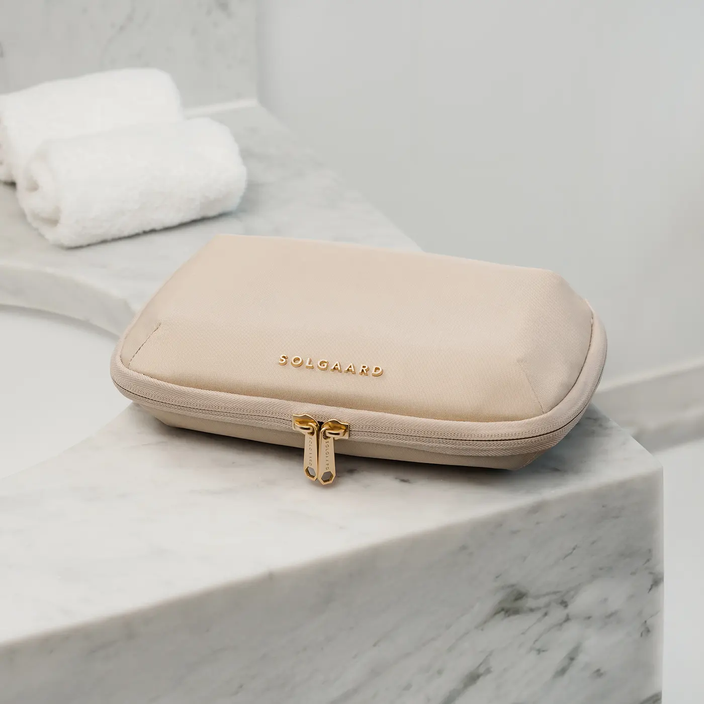 Duo Hanging Toiletry Kit - Image 13